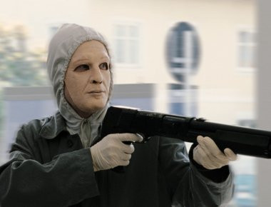 Δέκα αληθινές ληστείες τράπεζας που είναι... βγαλμένες από ταινία! (βίντεο)